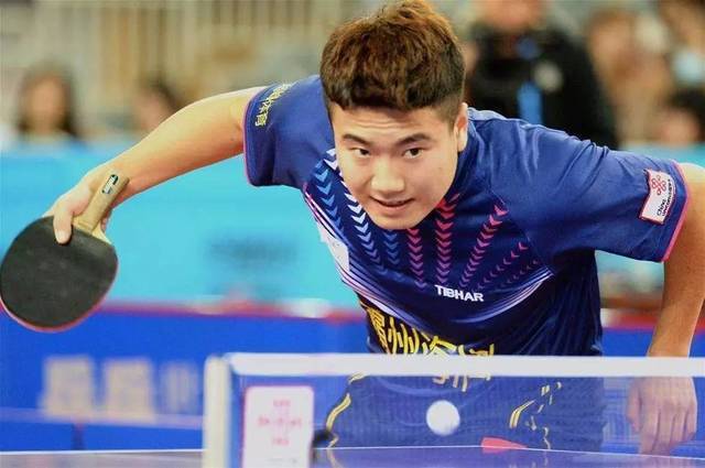 争冠格局依 争冠格局依